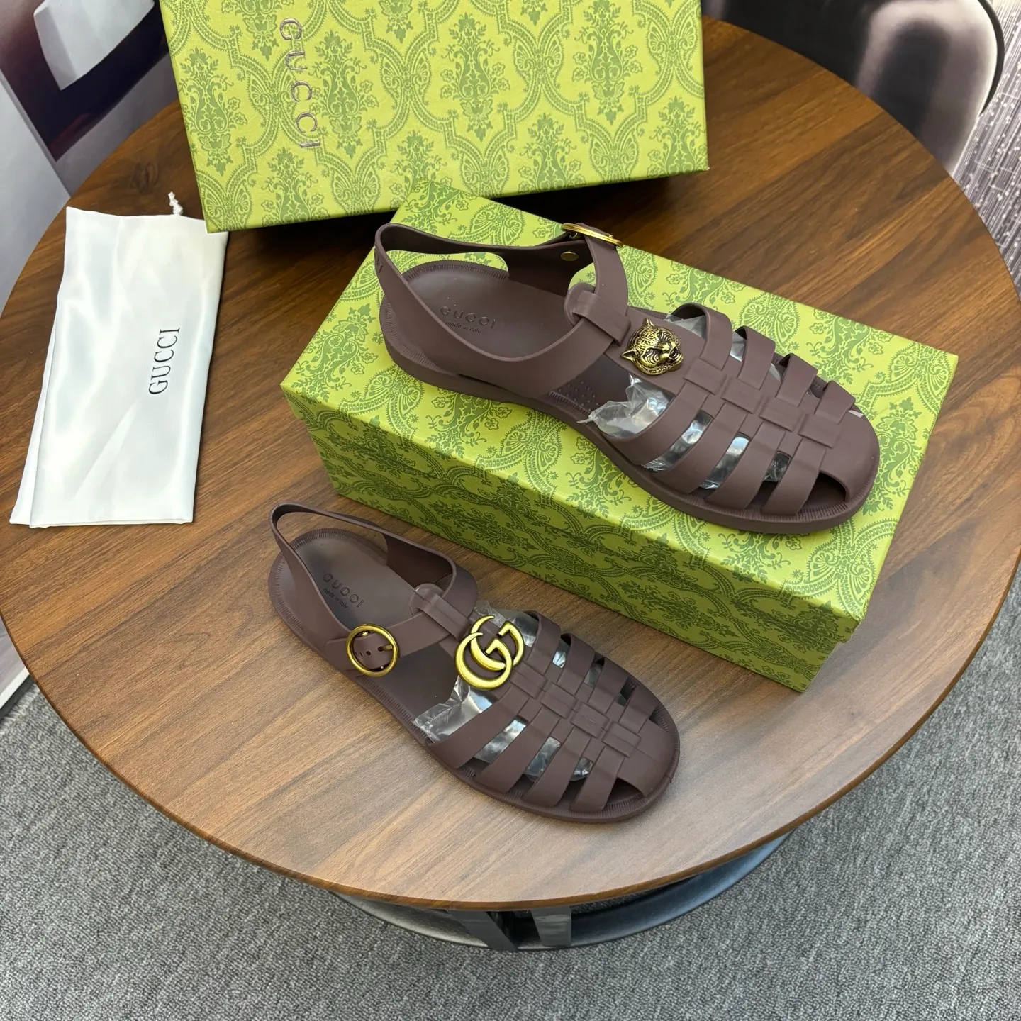 Men's shoes 260💰 [Gucci] Counter quality, top-quality original goods, real photos! Original TPU material, fine workmanship, comfortable; genuine 1:1 replica Size: 36 ~ 46
